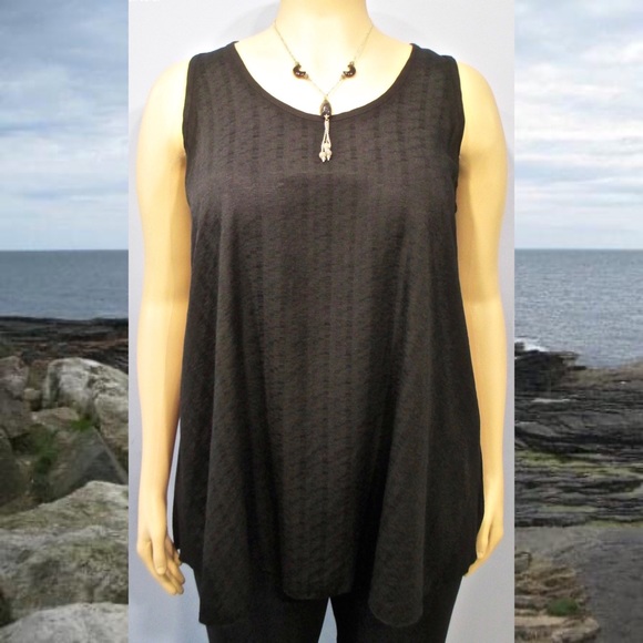 Lyng Designs Textured Sleeveless Tunic in Black
